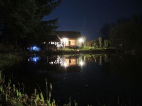 haus_nacht_beleuchtet_web2.jpg
